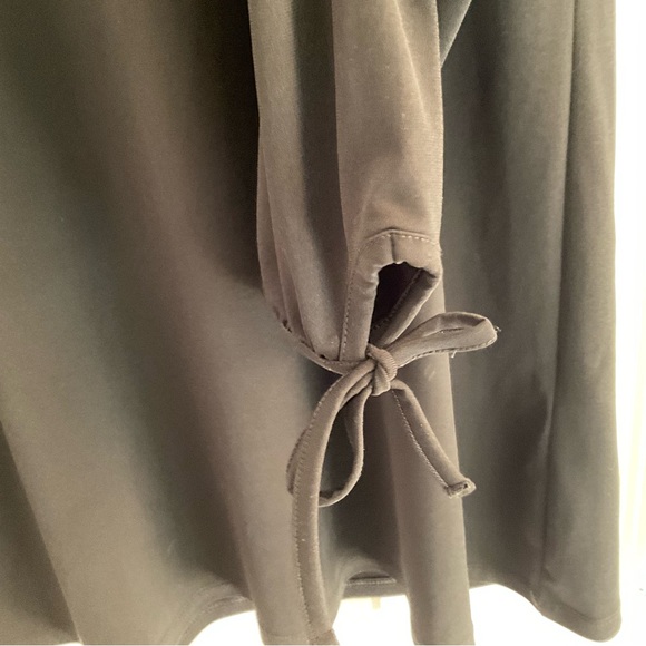 White House Black Market Lace Yoke Dressy Top - Size Large - Black - Picture 5 of 10